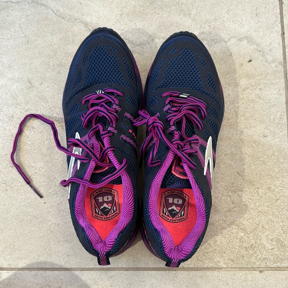 Brooks Cascadia Pivot Trail Running Shoe Size 9